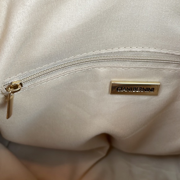 GIANI BERNINI ~ Floral Signature Shoulder Bag ~ Taupe / Gold ~ NWT! - Picture 10 of 11